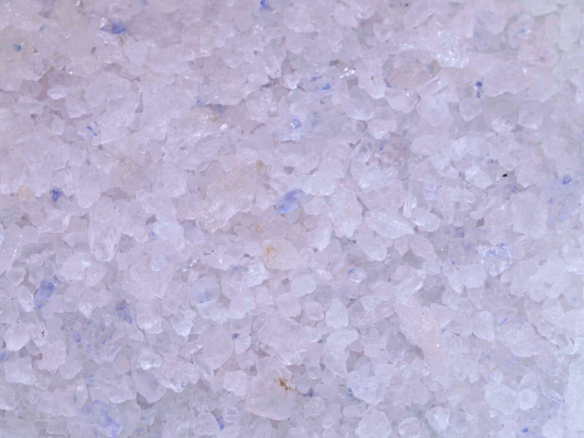 Sel bleu de Perse en cristaux pour moulin - Acheter, bienfaits, utilisation  et recettes